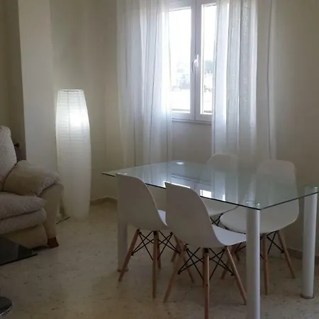 Balcon De La Estacion Apartment *
